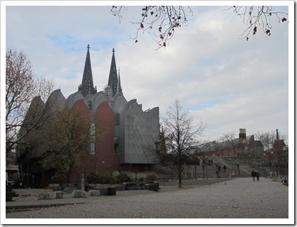 Museum Ludwig, met de Dom van Keulen op de achtergrond